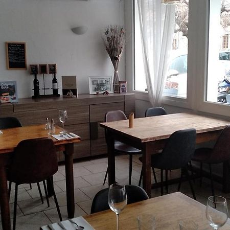 Auberge Le Lupin Blanc Revest-des-Brousses Esterno foto
