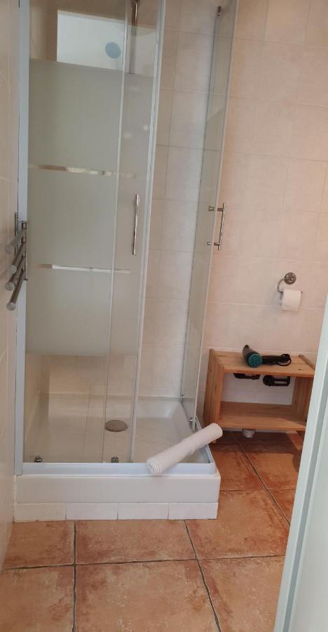Auberge Le Lupin Blanc Revest-des-Brousses Esterno foto